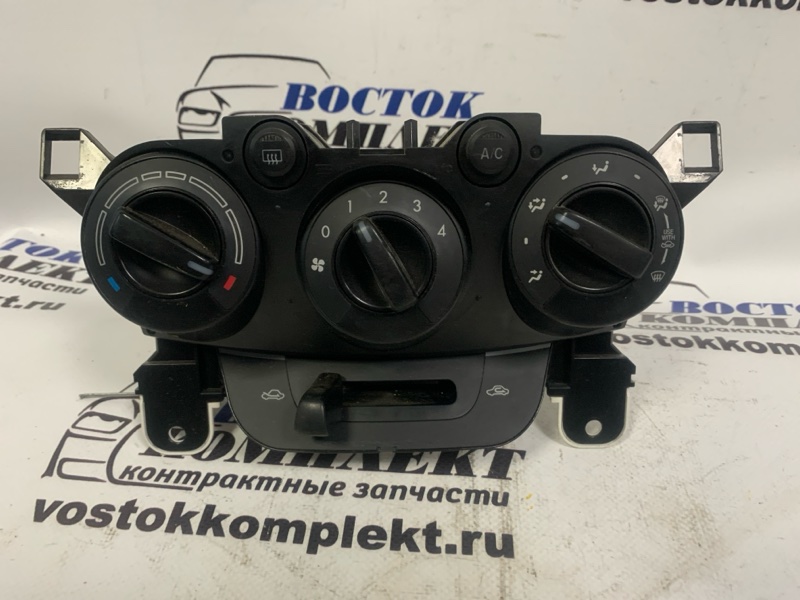 Блок управления климат-контролем Mazda Demio DE3FS ZJ-VE