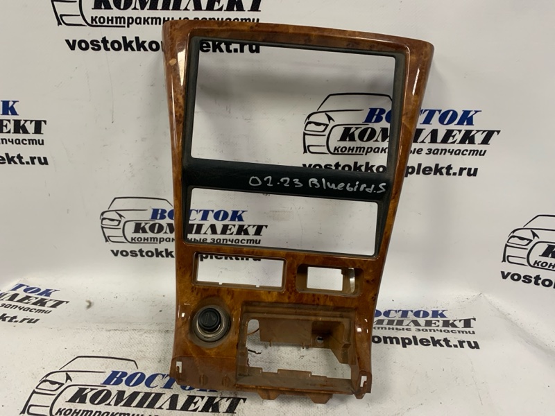 Рамка магнитофона Nissan Bluebird Sylphy QNG10 QG18DE