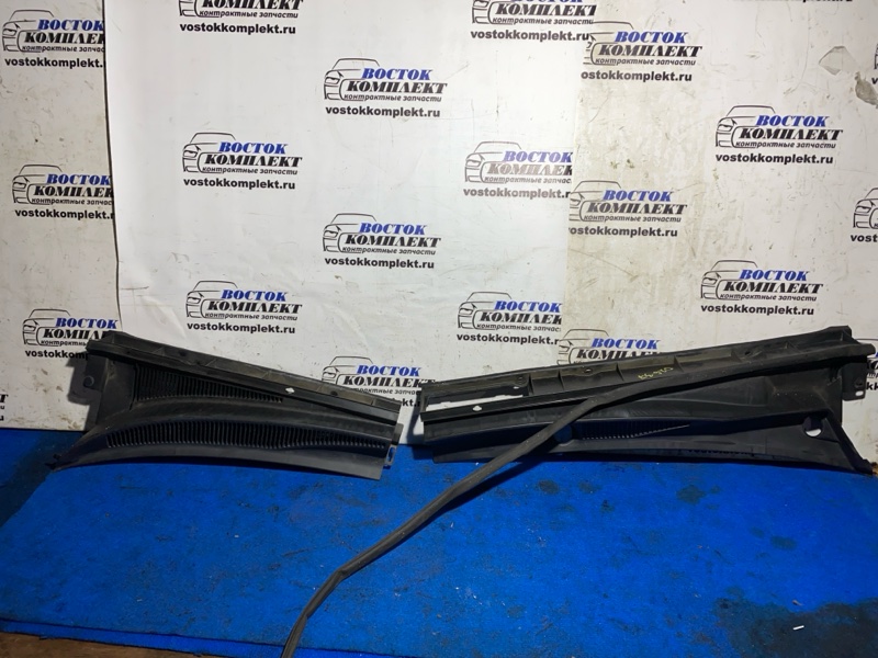 Решетка под лобовое стекло Toyota Funcargo NCP20 2NZ-FE