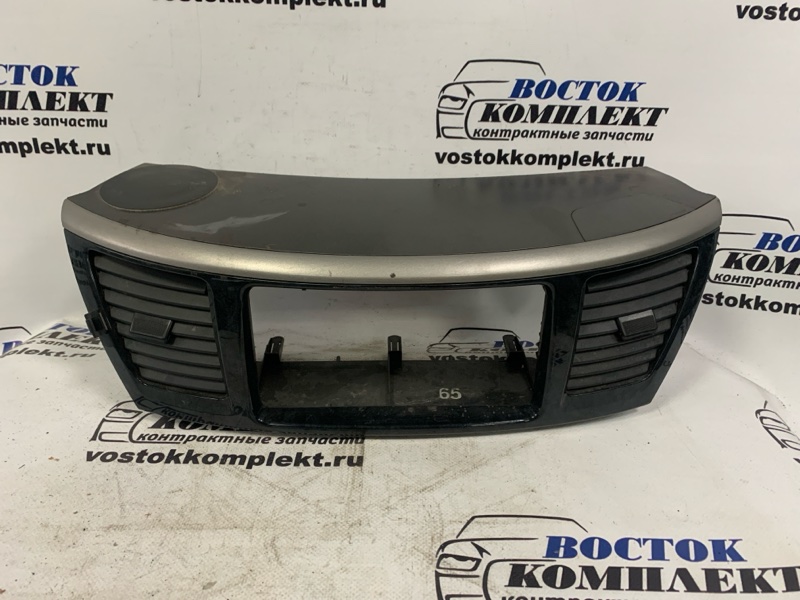 Рамка магнитофона Toyota Voxy 2005 AZR65G 1AZ-FSE