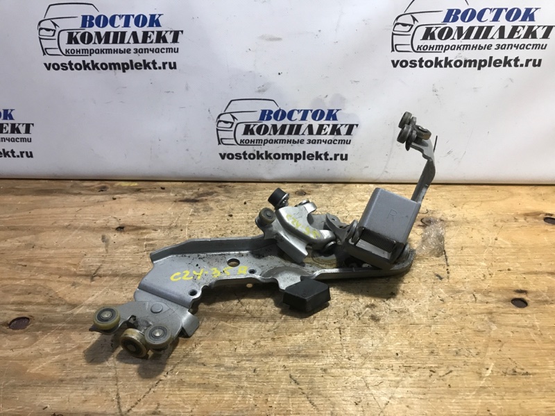 Ролик двери Nissan Presage 2005 TU31 QR25DE зад прав