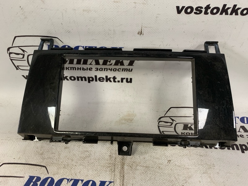 Рамка магнитофона Nissan Serena C26 MR20DD