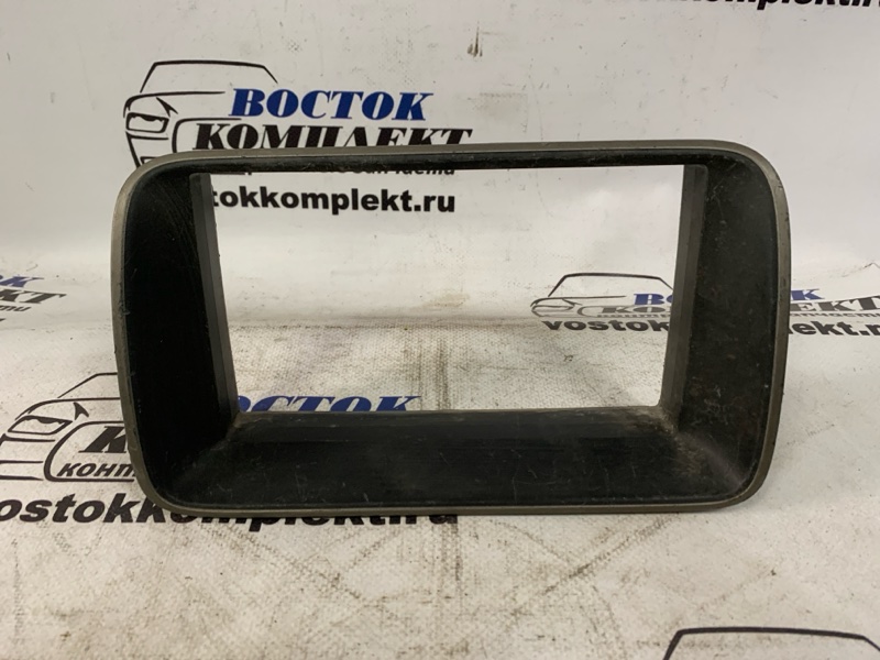 Рамка магнитофона Honda Stepwgn RF3 K20A