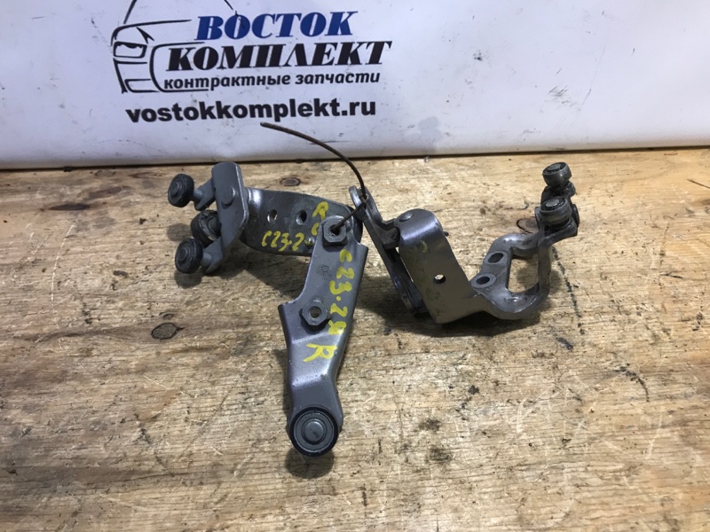 Ролик двери Toyota Voxy 2006 AZR65G 1AZ-FSE зад прав