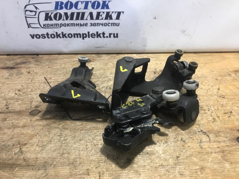 Ролик двери Honda Stepwgn 2006 RG1 K20A зад лев