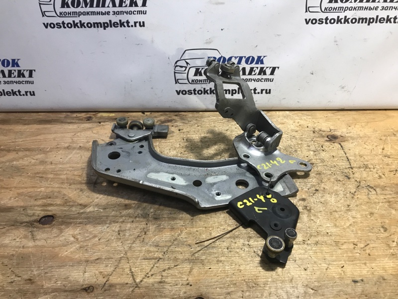 Ролик двери Nissan Serena 2006 C25 MR20DE зад лев