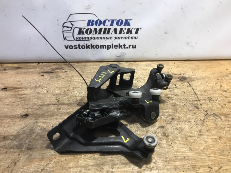 Ролик двери Honda Freed 2010 GB3 L15A зад лев