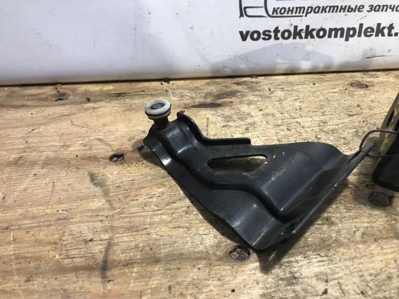 Ролик двери Honda Freed 2008 GB3 L15A зад лев