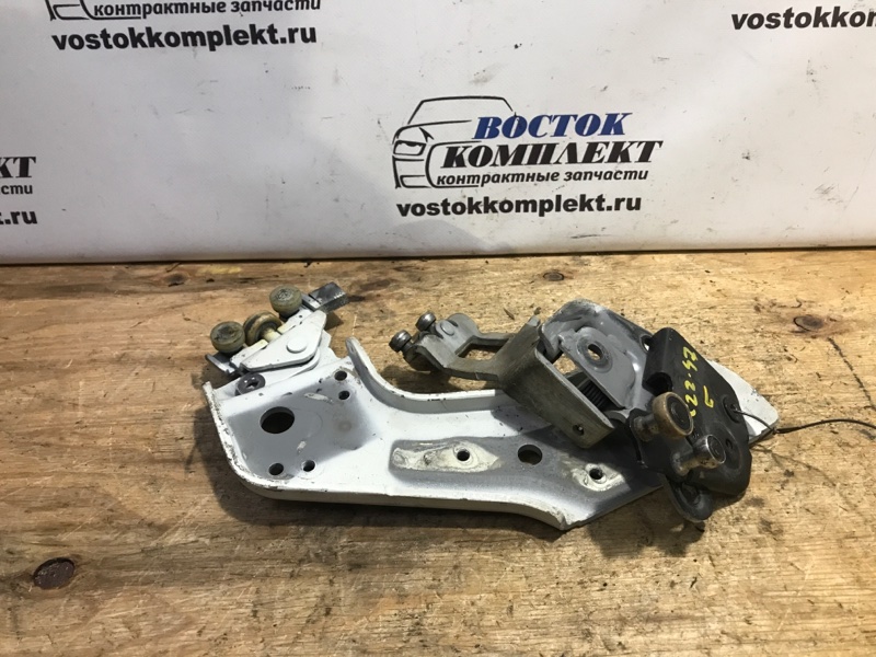 Ролик двери Nissan Serena 2008 C25 MR20DE зад лев