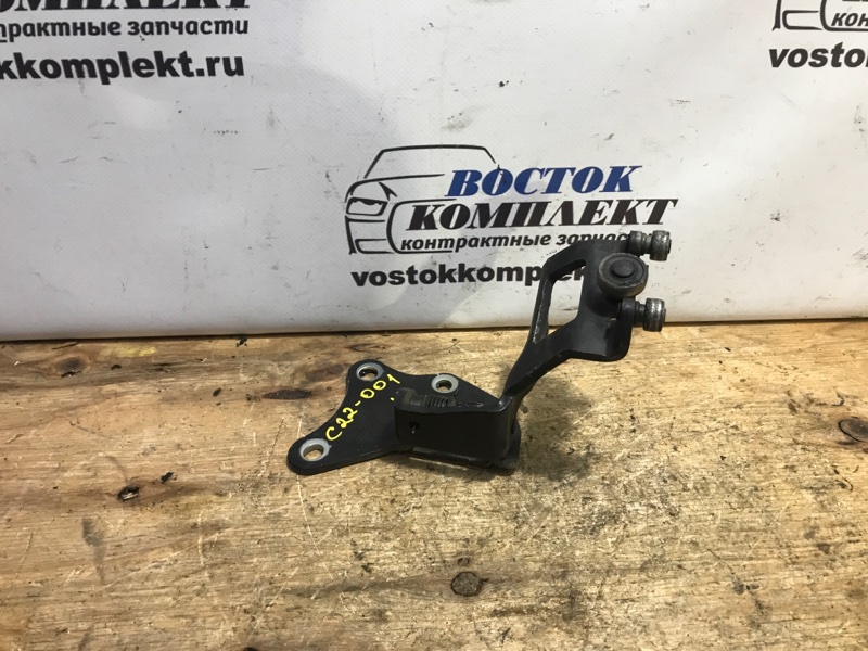 Ролик двери Nissan Serena 2006 CC25 MR20DE зад лев