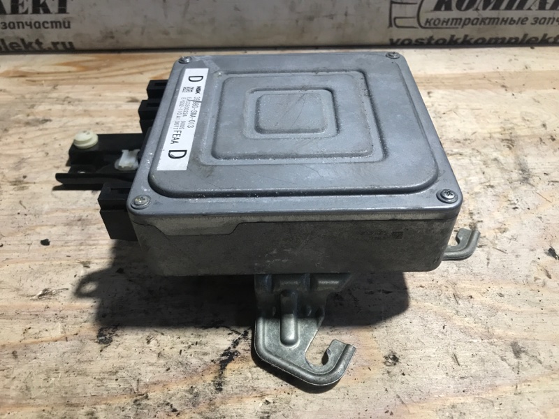 Блок управления рулевой рейкой Honda Stream RN6 R18A