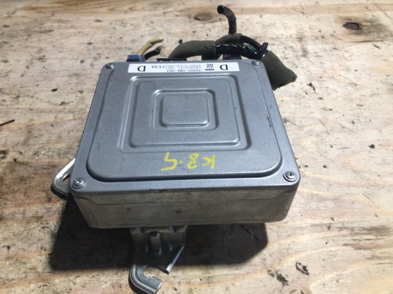 Блок управления рулевой рейкой Honda Stream RN6 R18A