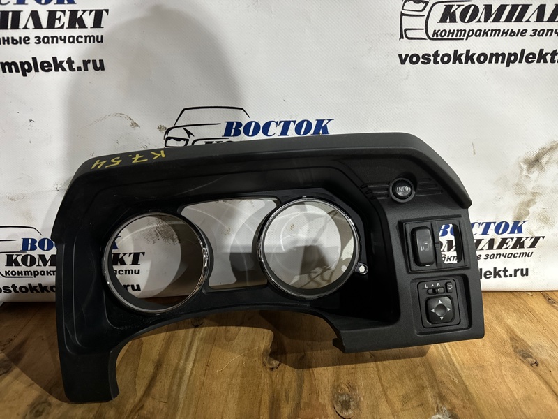 Консоль панели приборов Mitsubishi Delica CV5W 4B12