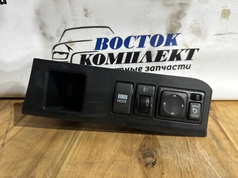 Блок управления зеркалами Nissan Note 2011 E11 HR15DE
