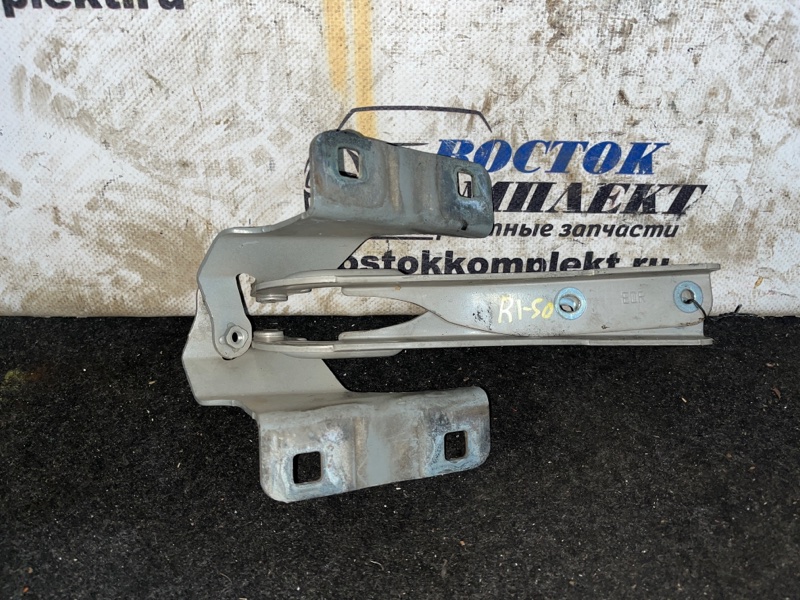 Петля капота Nissan Tiida C11 HR15DE