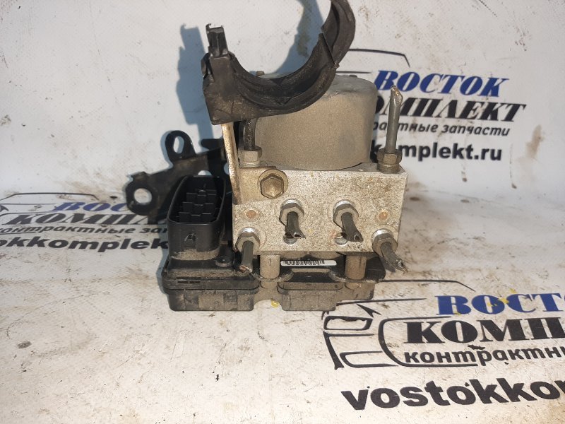 Блок управления ABS Toyota Vitz SCP13 2SZ-FE