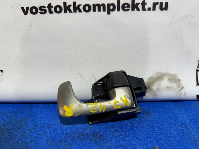 Ручка двери внутренняя Mitsubishi Pajero Mini H58A 4A30-T перед прав