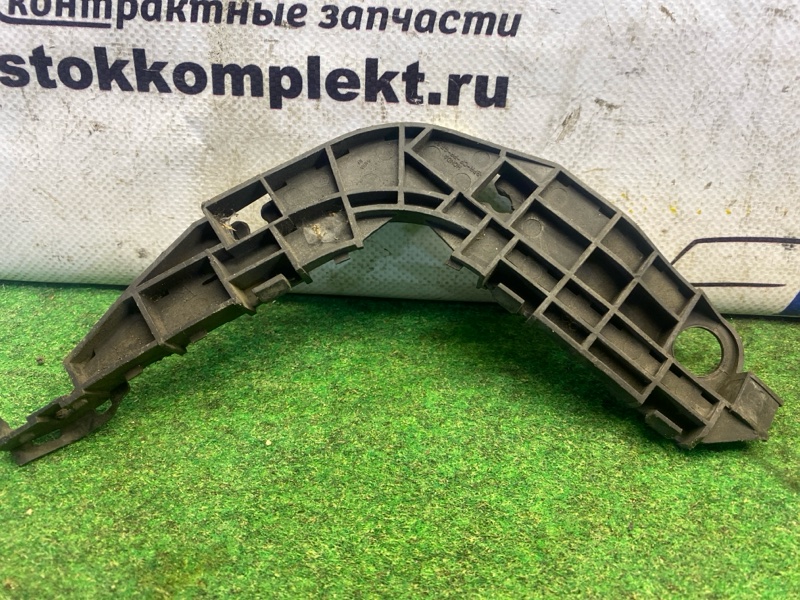 Клипса бампера Honda Mobilio Spike 2006 GK1 L15A зад прав