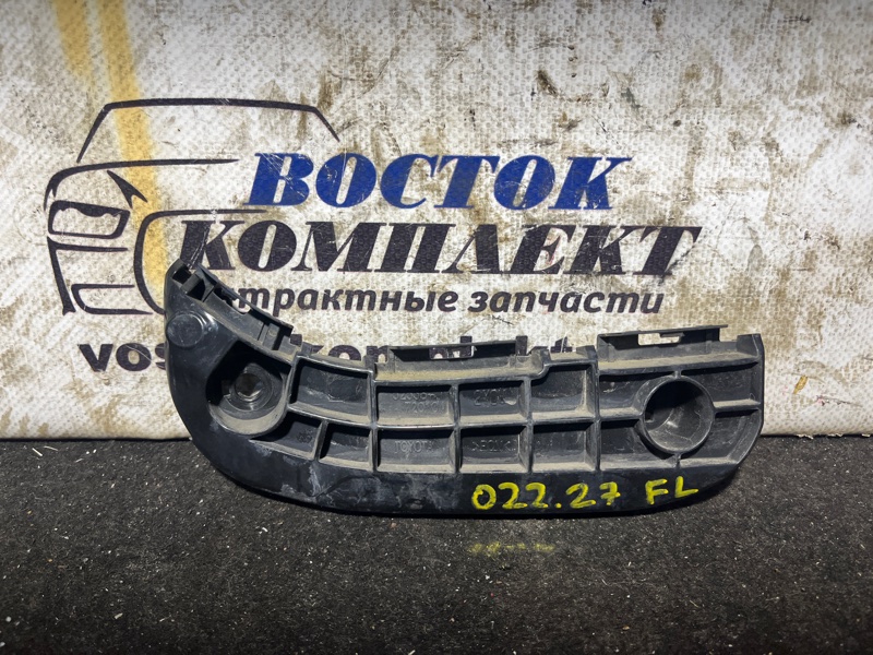 Клипса бампера Toyota Mark X Zio ANA10 2AZ-FE перед лев