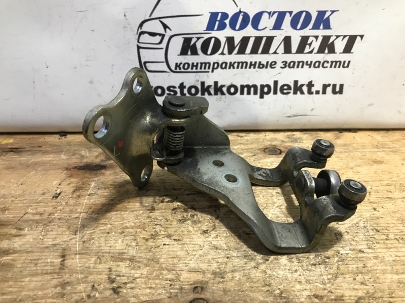 Ролик двери Mitsubishi Delica D:5 2008 CV5W 4B12 зад лев