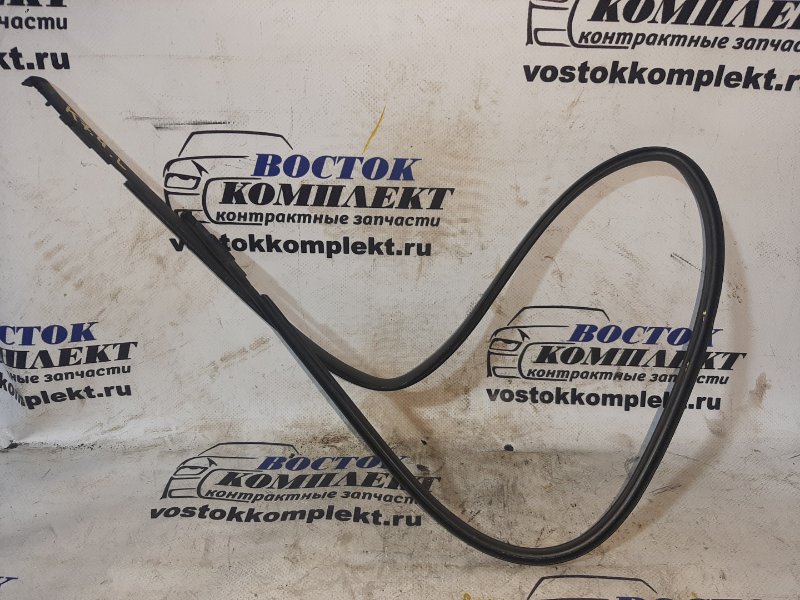 Молдинг крыши Toyota IQ 2011 KGJ10 1KR-FE лев