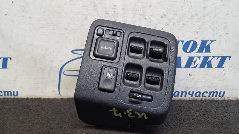 Блок управления стеклоподъемниками Honda Life Dunk 2001 JB3 E07Z перед прав