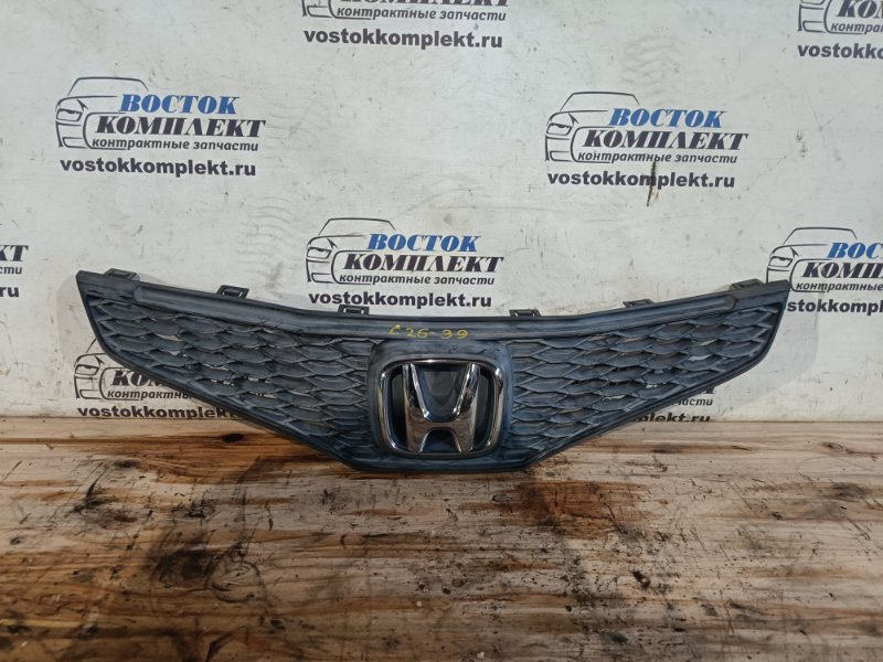 Решетка радиатора Honda Fit GE6 L13A