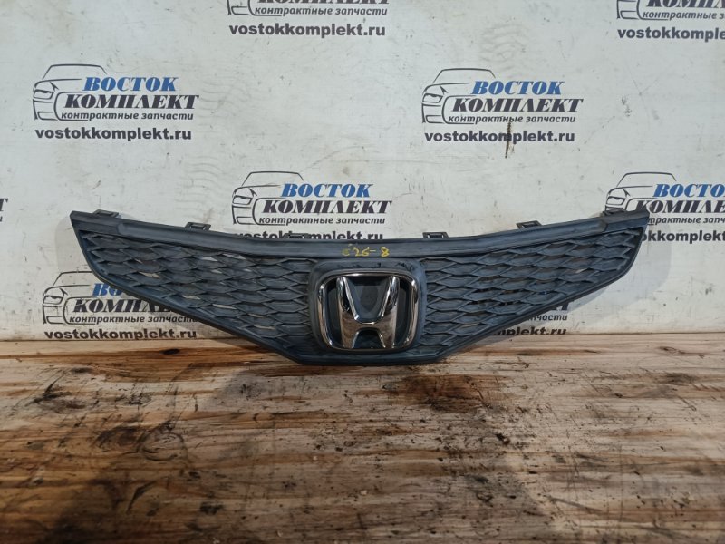 Решетка радиатора Honda Fit GE6 L13A