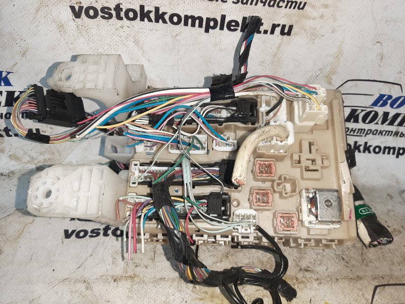 Блок предохранителей Toyota Mark X Zio ANA10 2AZ-FE