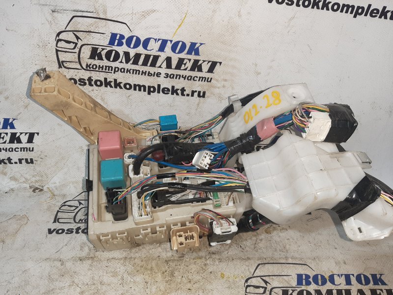 Блок предохранителей Toyota Vitz 2010 KSP90 1KR-FE