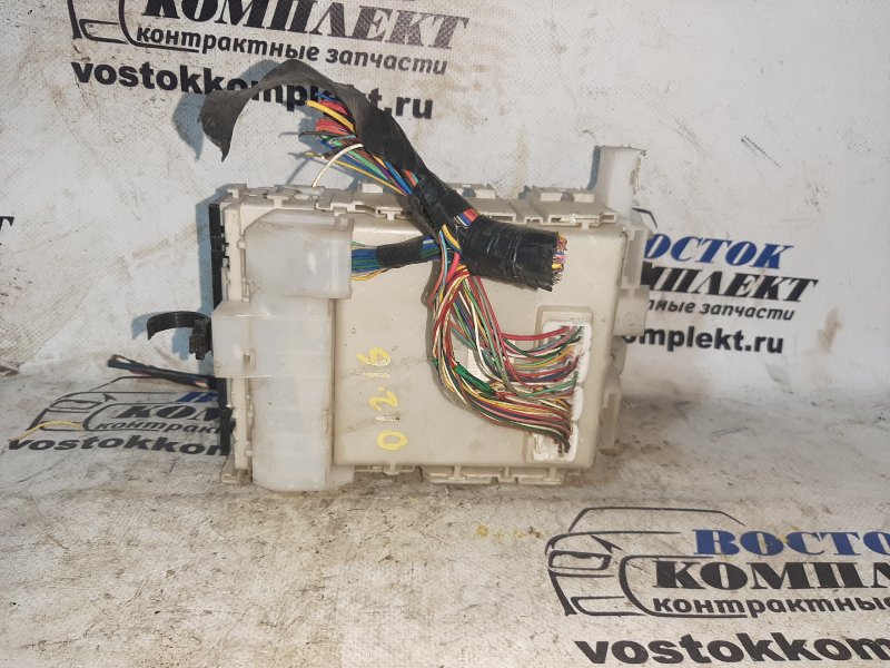 Блок предохранителей Toyota Blade AZE156H 2AZ-FE