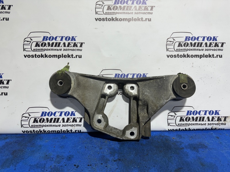 Подушка редуктора Toyota Isis ANM15W 1AZ-FSE