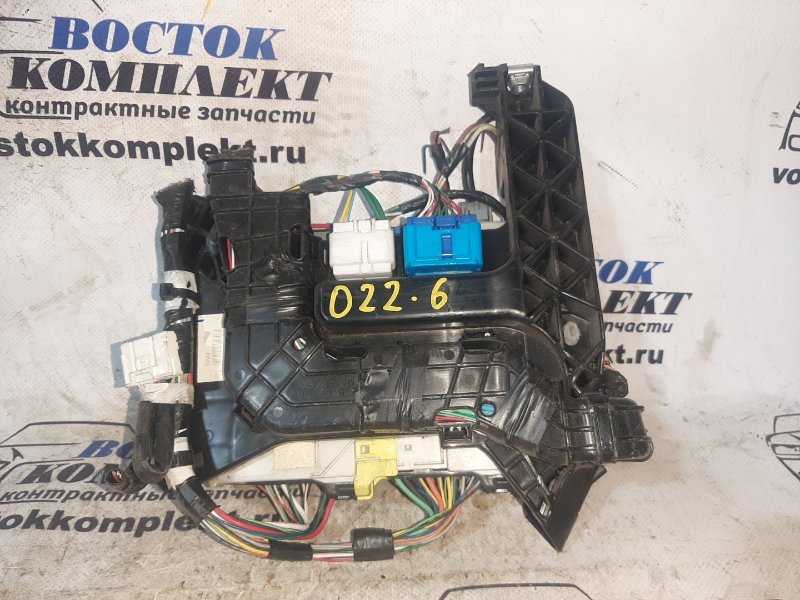 Блок предохранителей Toyota Noah 2007 ZRR70 3ZR-FE
