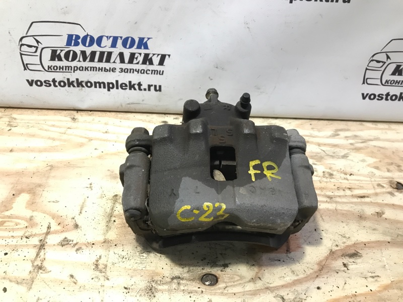 Суппорт Mazda Bongo SK82T F8 перед прав