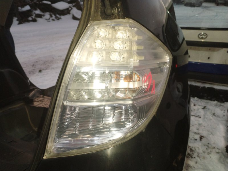 Фонарь стоп-сигнала Honda Fit 2011 GP1 LDA зад прав