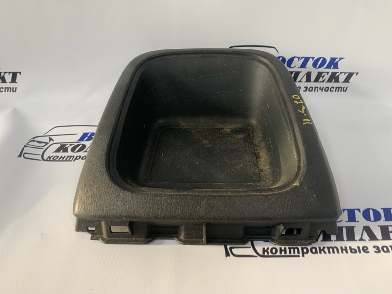 Бардачок Nissan Cube Z10 CG13DE