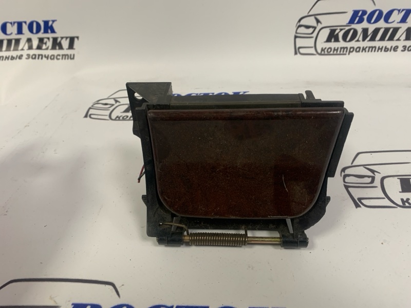 Пепельница Nissan Cefiro A32 VQ20DE