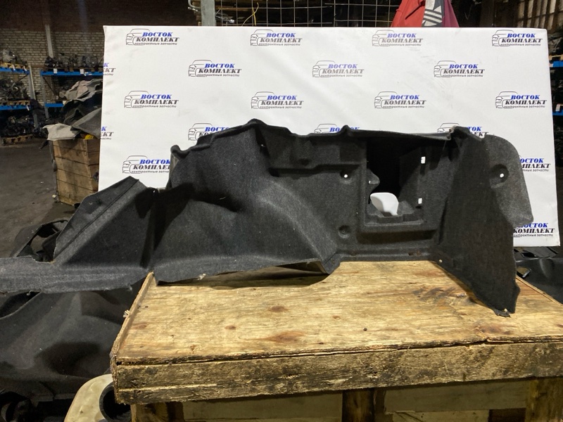 Обшивка багажника Honda Saber UA4 J25A прав