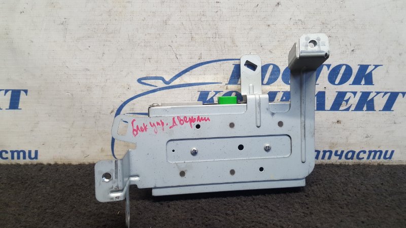 Блок управления дверьми Honda Stepwgn 2009 RG1 K20A