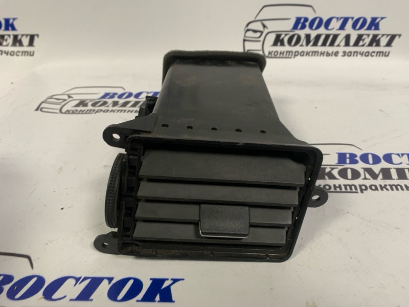 Дефлектор Nissan Elgrand 2009 MNE51 VQ25DE прав