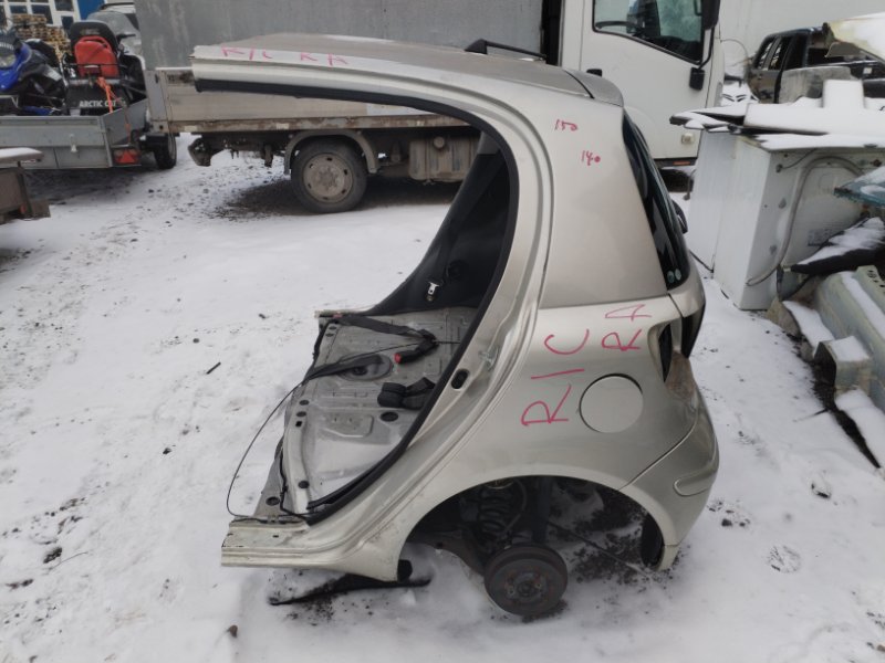 Крыло Toyota Vitz 2003 SCP13 2SZ-FE зад лев
