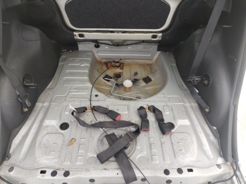 Днище багажника Toyota Vitz 2003 SCP13 2SZ-FE