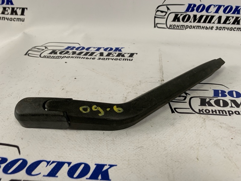 Щетка стеклоочистителя Toyota Ractis SCP100 2SZ-FE зад