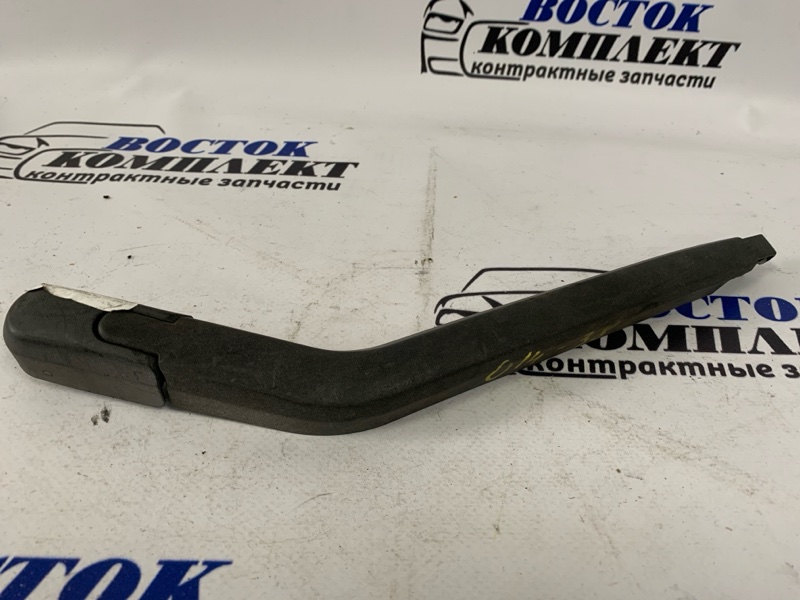 Щетка стеклоочистителя Toyota Ractis 2007 SCP100 2SZ-FE зад