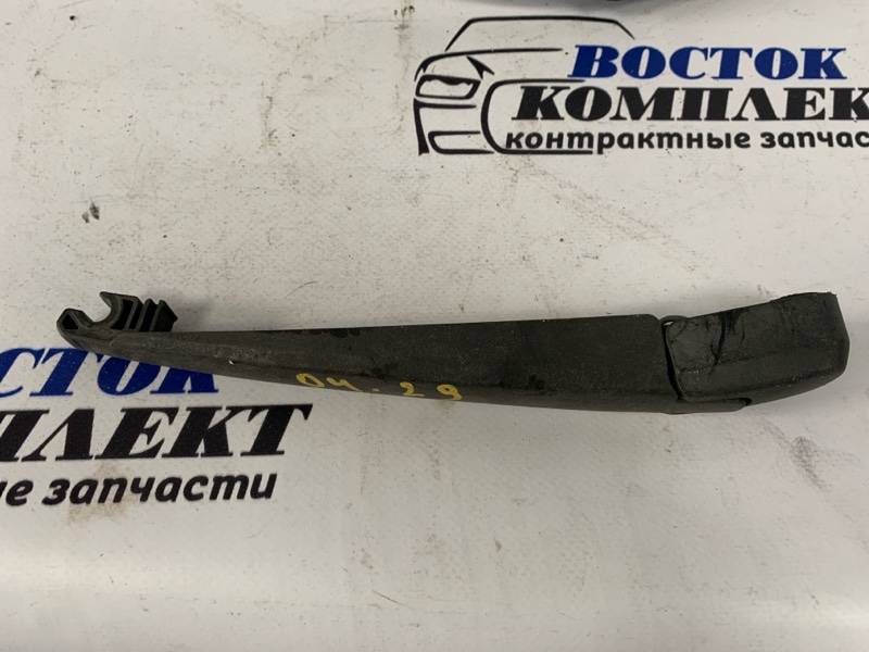 Щетка стеклоочистителя Toyota Wish ZNE10G 1ZZ-FE зад