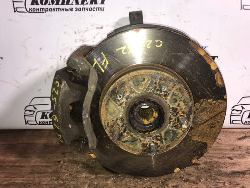 Ступица Toyota Noah 2005 AZR60 1AZ-FSE перед лев