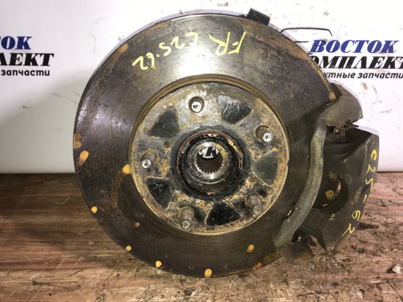 Ступица Toyota Noah 2005 AZR60 1AZ-FSE перед прав