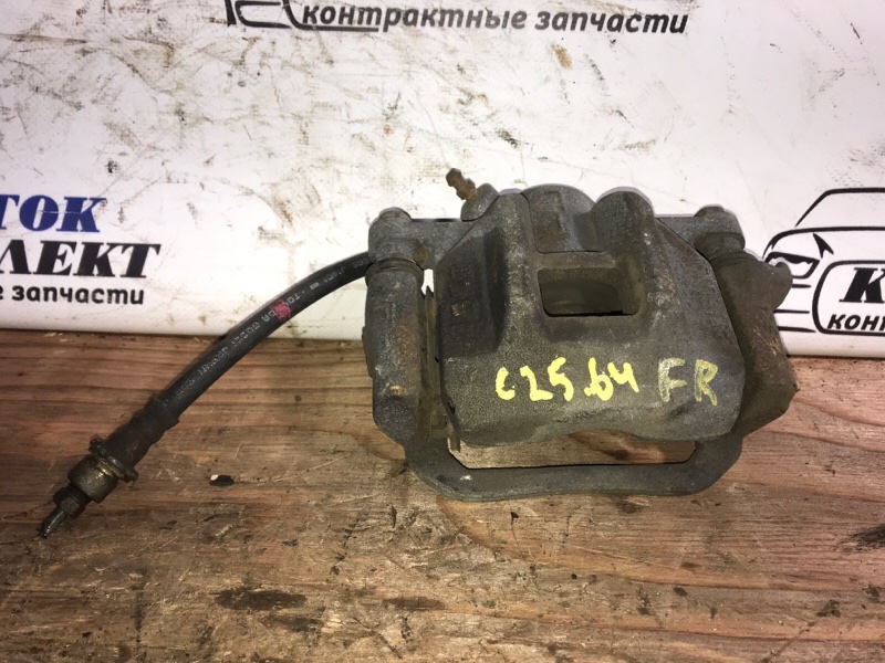 Суппорт Toyota Isis 2005 ANM15W 1AZ-FSE зад прав