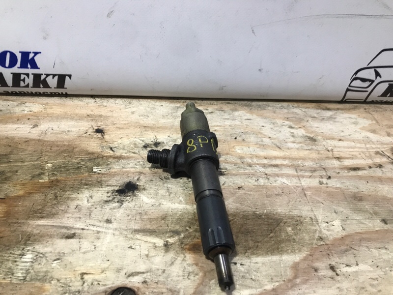 Форсунка топливная Isuzu Giga  8PD1