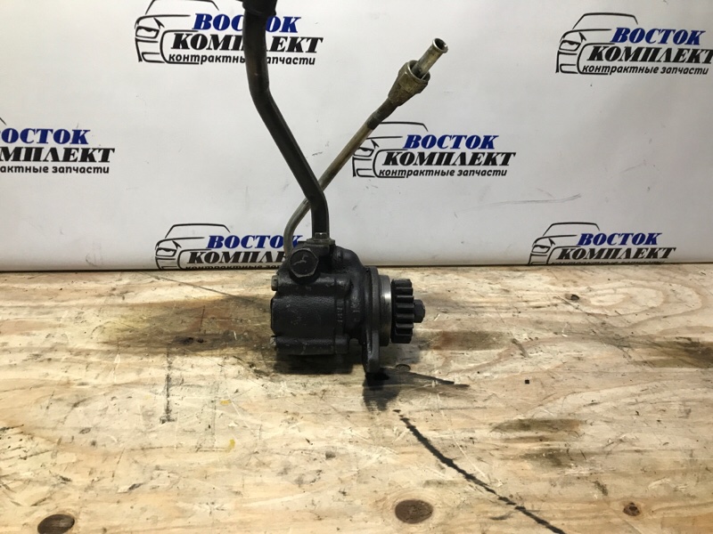 Насос гидроусилителя Isuzu Giga  8PD1